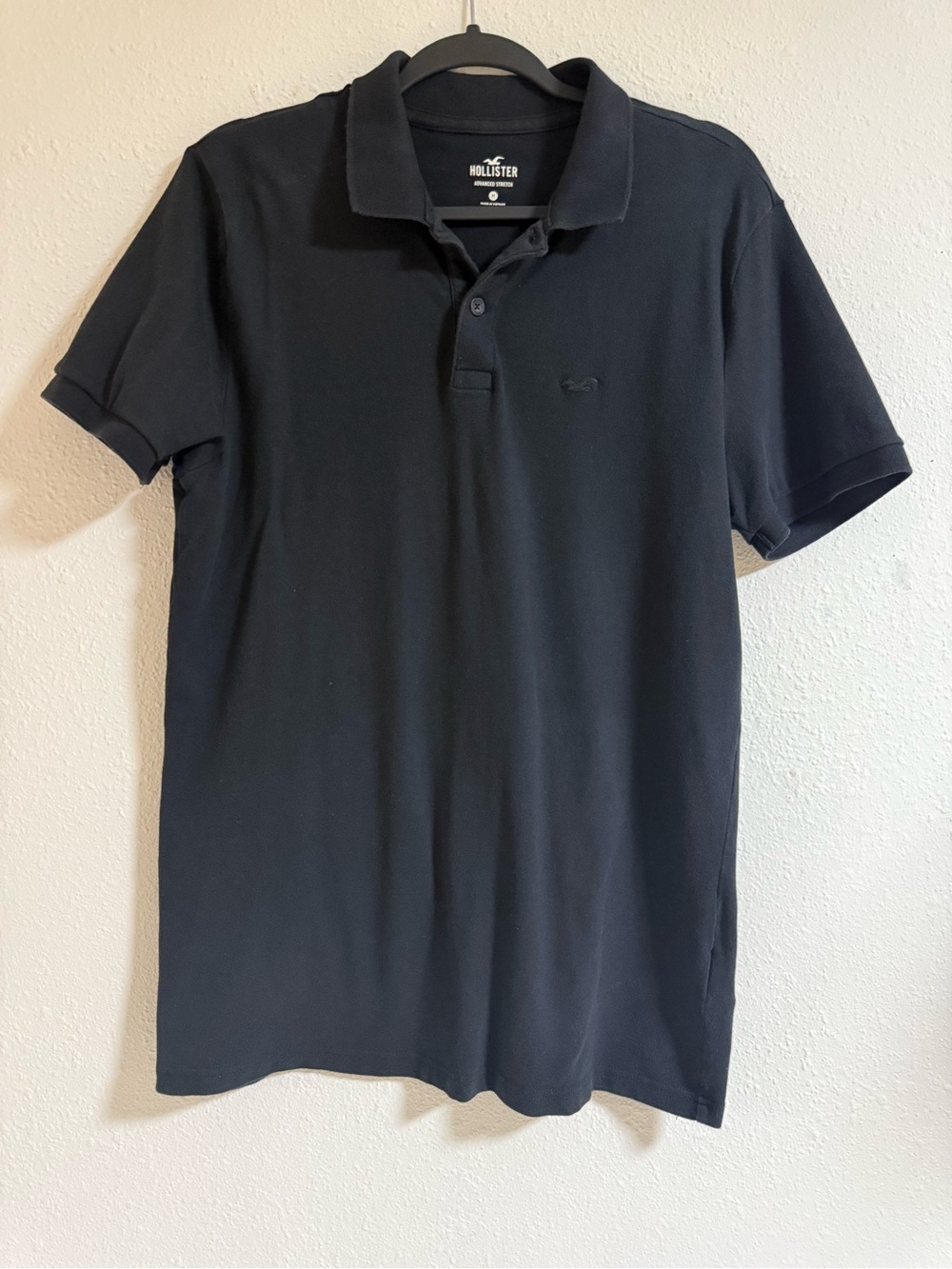 Hollister Men's Solid Black Polo